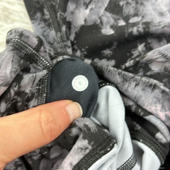 Lululemon Align Pant II 25" Floral Illusion Ice Grey Multi - Picture 3 of 4